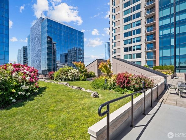 177 107th Avenue NE 720, Bellevue WA 98004