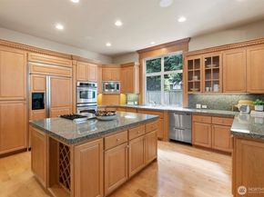 8407 SE 69th Place, Mercer Island WA 98040