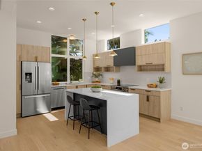 7335 21st Avenue NE, Seattle WA 98115