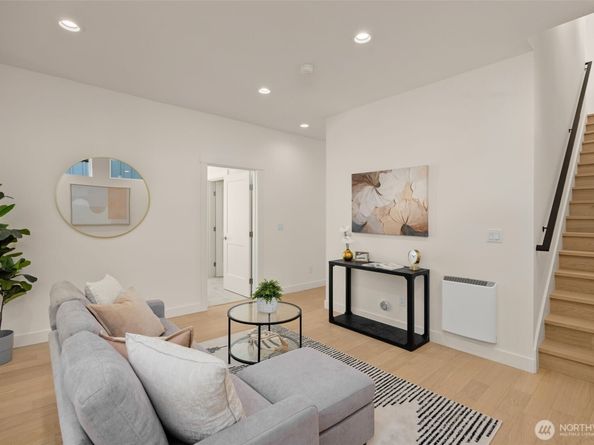 7335 21st Avenue NE, Seattle WA 98115
