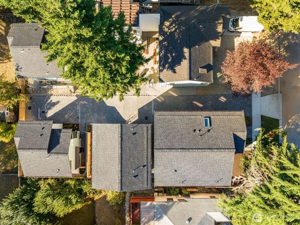 7335 21st Avenue NE, Seattle WA 98115