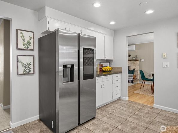 1302 Silver Lake Road, Everett WA 98208