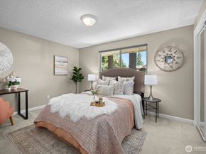 1302 Silver Lake Road, Everett WA 98208