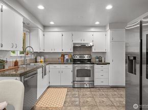 1302 Silver Lake Road, Everett WA 98208