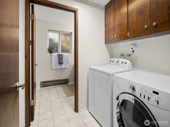 1302 Silver Lake Road, Everett WA 98208