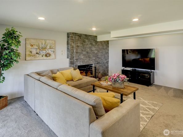 17145 NE 5th Place, Bellevue WA 98008