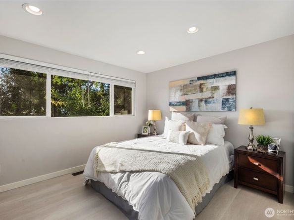 17145 NE 5th Place, Bellevue WA 98008