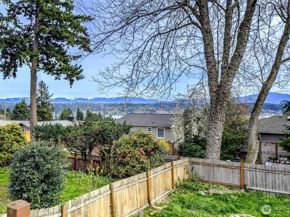 17145 NE 5th Place, Bellevue WA 98008