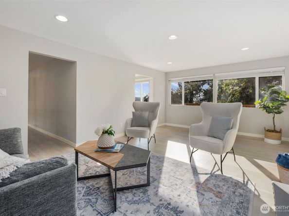 17145 NE 5th Place, Bellevue WA 98008