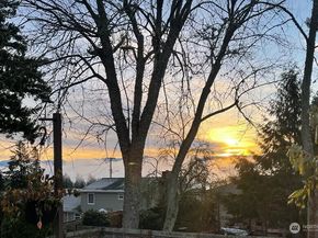 17145 NE 5th Place, Bellevue WA 98008