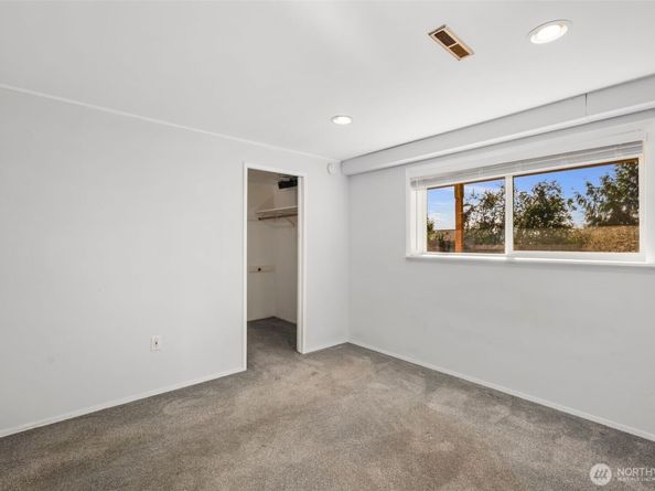 17145 NE 5th Place, Bellevue WA 98008
