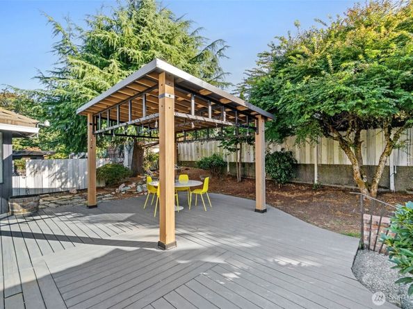 943 E Cherry Hill Street, Kent WA 98030