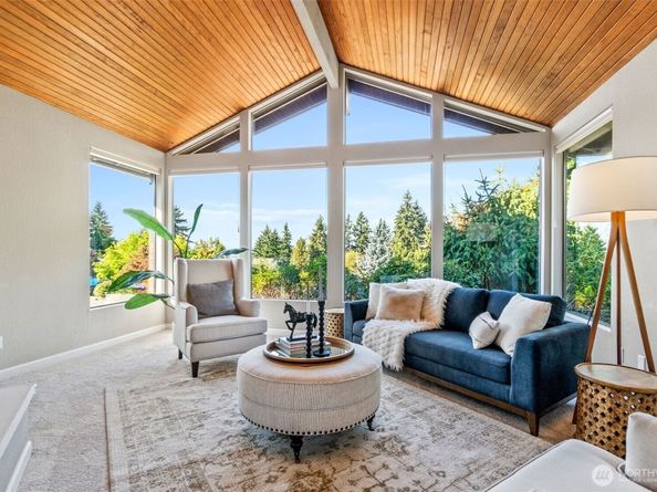 943 E Cherry Hill Street, Kent WA 98030