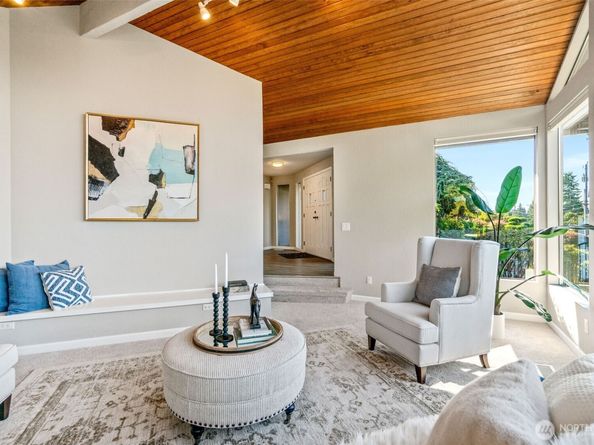 943 E Cherry Hill Street, Kent WA 98030