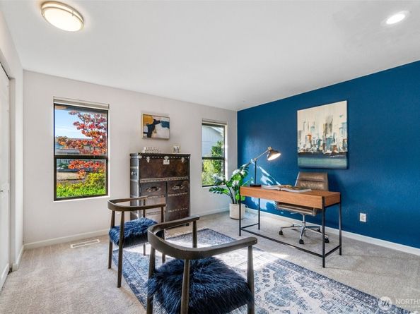 943 E Cherry Hill Street, Kent WA 98030