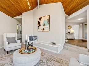 943 E Cherry Hill Street, Kent WA 98030
