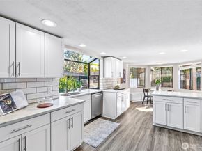 943 E Cherry Hill Street, Kent WA 98030