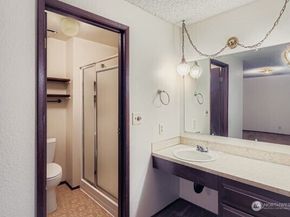 114 212th Street SE, Bothell WA 98021