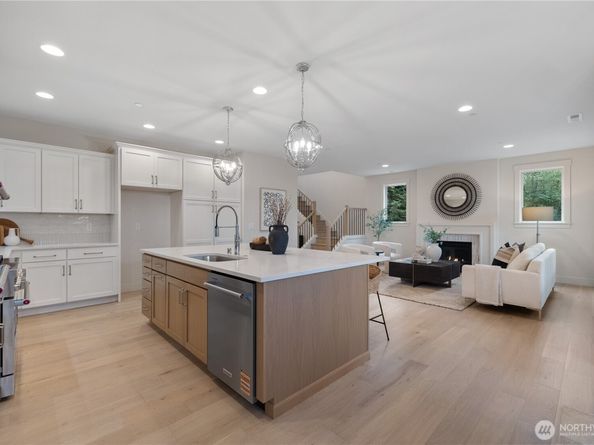 16017 124th (Lot 4) Avenue NE, Woodinville WA 98072