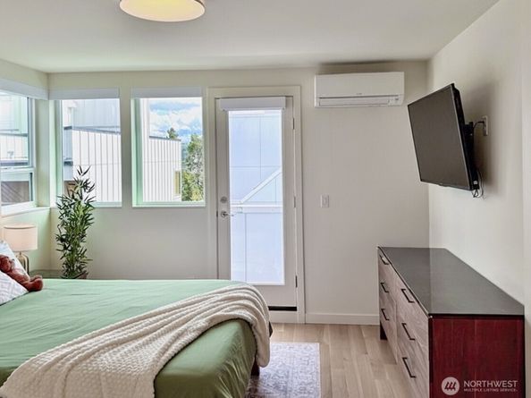 3641 22nd Avenue W Unit E, Seattle WA 98199