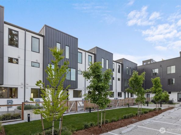 6614 Carleton Avenue S A, Seattle WA 98108