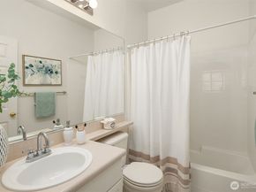 1800 NE 40th Street C1, Renton WA 98056