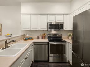 1800 NE 40th Street C1, Renton WA 98056