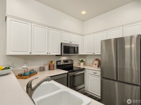 1800 NE 40th Street C1, Renton WA 98056