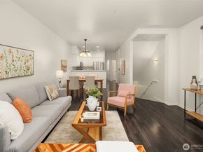 1800 NE 40th Street C1, Renton WA 98056