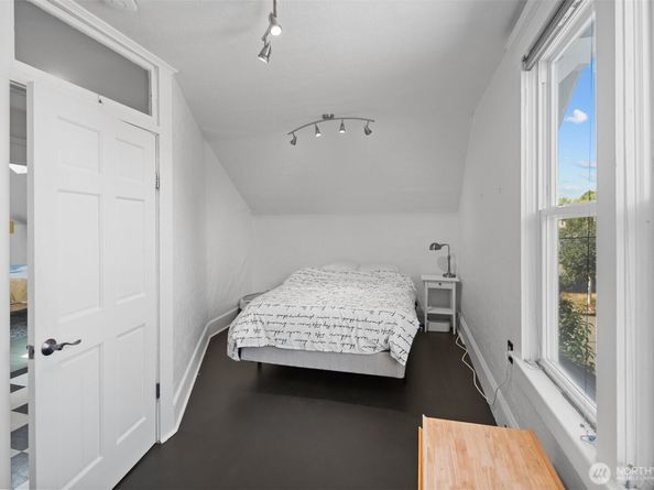 2517 NW 67th Street, Seattle WA 98117