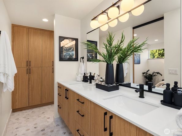 1721 NW 63rd Street, Seattle WA 98107
