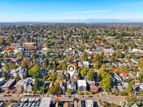 5259 Brooklyn Avenue NE, Seattle WA 98105