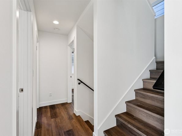 5259 Brooklyn Avenue NE, Seattle WA 98105