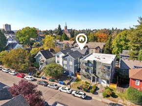 5259 Brooklyn Avenue NE, Seattle WA 98105