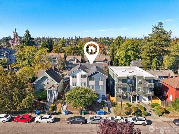 5259 Brooklyn Avenue NE, Seattle WA 98105