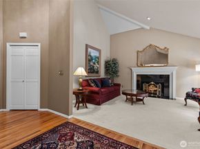 26008 SE 30th Street, Sammamish WA 98075