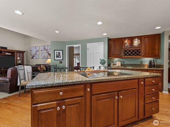 26008 SE 30th Street, Sammamish WA 98075