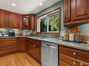 26008 SE 30th Street, Sammamish WA 98075
