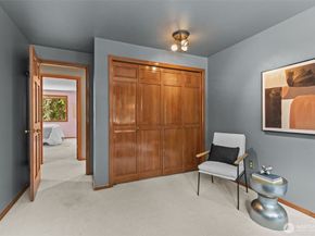 26008 SE 30th Street, Sammamish WA 98075