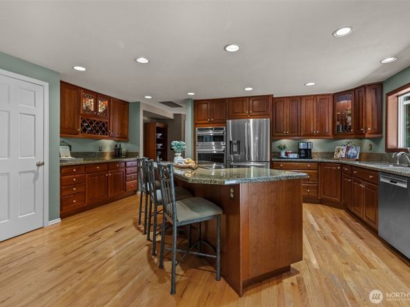 26008 SE 30th Street, Sammamish WA 98075