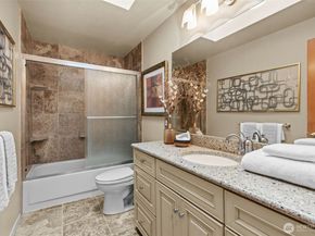 26008 SE 30th Street, Sammamish WA 98075