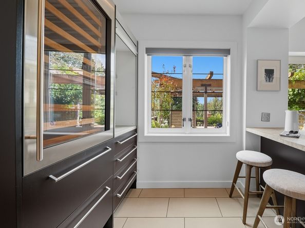 4315 52nd Avenue NE, Seattle WA 98105