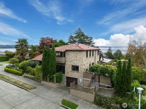 4315 52nd Avenue NE, Seattle WA 98105