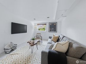 4315 52nd Avenue NE, Seattle WA 98105
