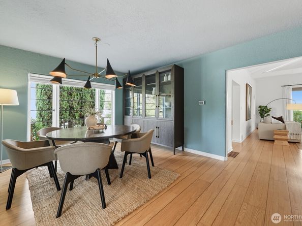 4315 52nd Avenue NE, Seattle WA 98105