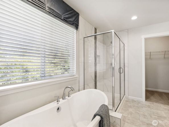 27018 30th Place S 32, Kent WA 98032