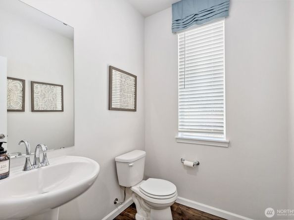 27018 30th Place S 32, Kent WA 98032