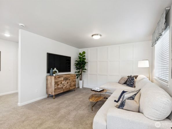 27018 30th Place S 32, Kent WA 98032