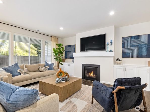 27018 30th Place S 32, Kent WA 98032