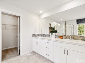27018 30th Place S 32, Kent WA 98032
